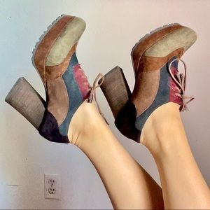 Earthies Retro Platform shoe.7,5.. Multi color genuine leather inside and out